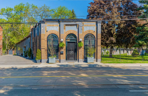 Flexible live/work space next to a Toronto cemetery asks for 2.5m CAD