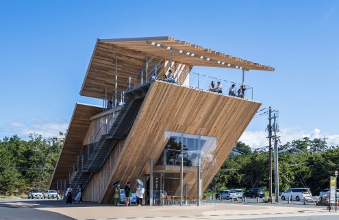 Kengo Kuma’s Tottori cafe is a ‘staircase to the sky’
