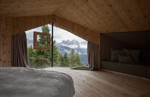 Private cabin retreat Odles Lodge offers panoramic views of the Dolomites