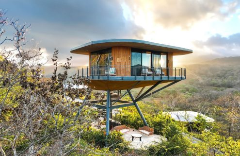 Studio Saxe Designs a ‘Hotel’ of Stilted Jungle Pods in Costa Rica